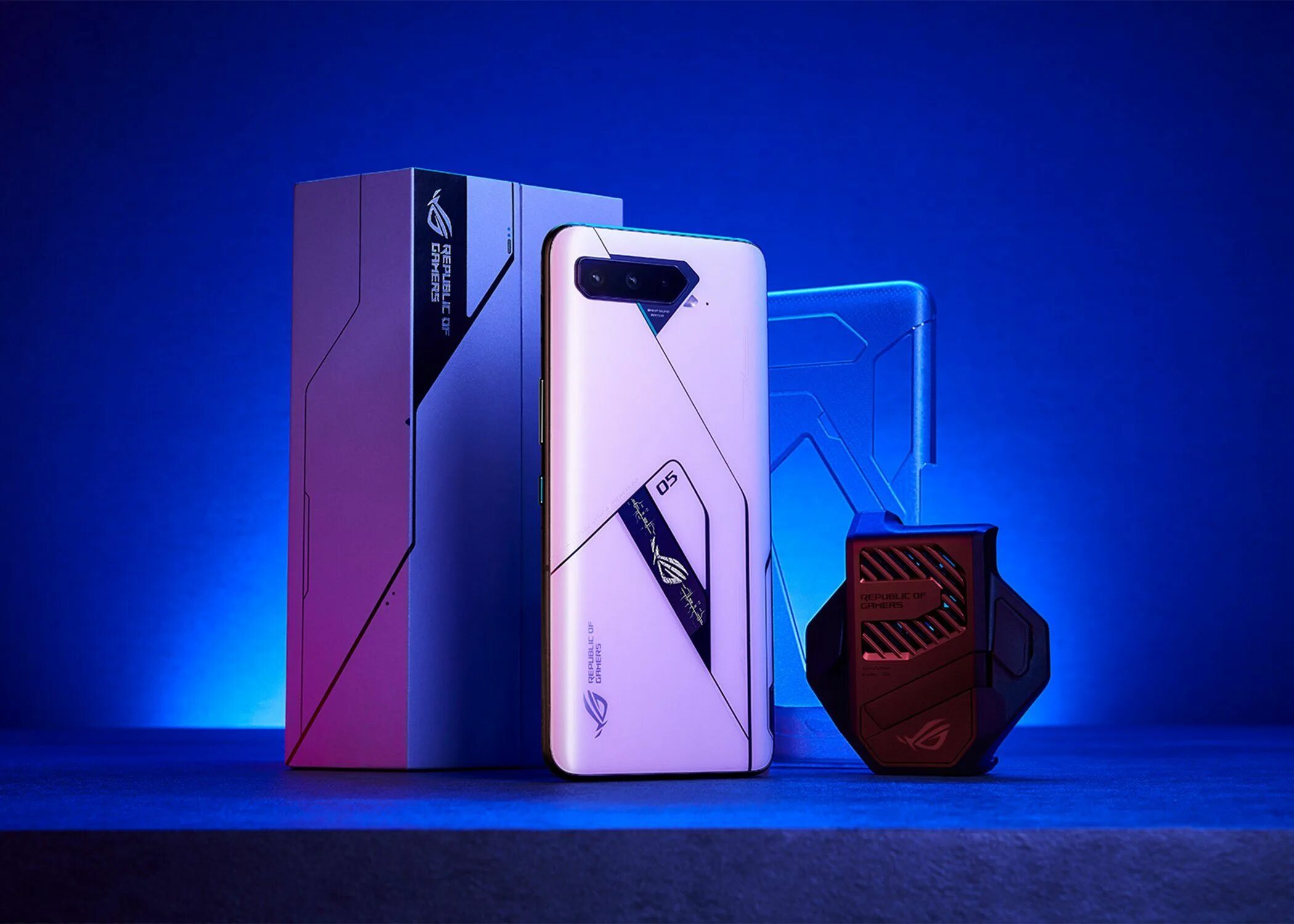 Asus rog 7 ultimate купить. ASUS ROG Phone 5. ASUS смартфоны 2021 ROG Phone 5. ASUS ROG Phone Ultimate. ASUS ROG Phone 5 Pro Ultimate.