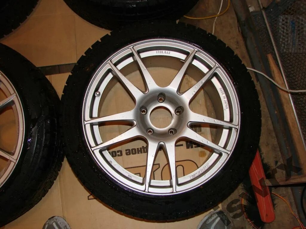 Вес диска r17. Kosei direzza r17. kosei direzza r17 вес. kosei racing r17. kosei r17 offset.