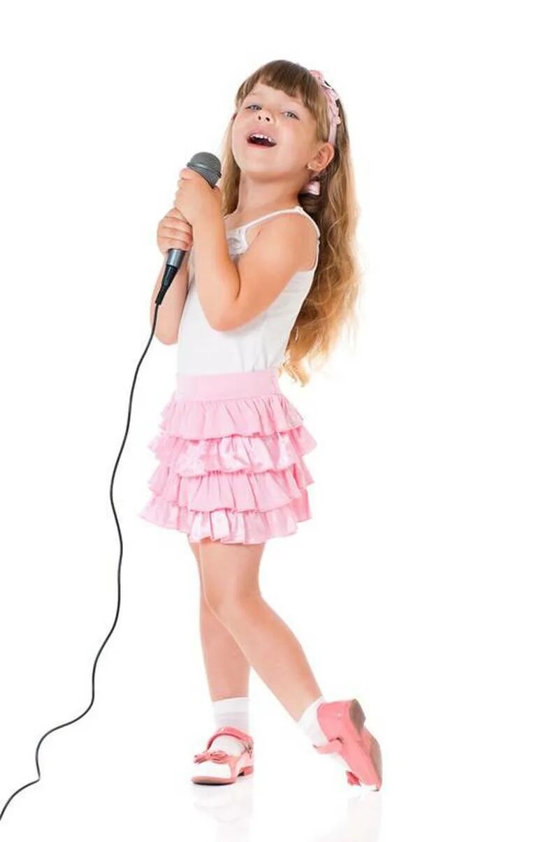Включи белый петь. Девочка с микрофоном. Девочка поет в микрофон. Ребенок с микрофоном. Дети поют.