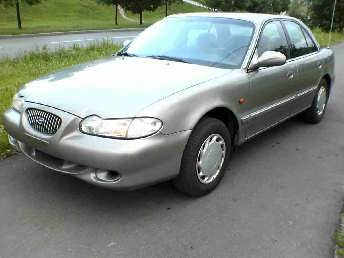 Hyundai sonata 1996. Hyundai sonata iii 1996. хендай санта 3 поколение. Hyundai sonata 1997. хендай соната 3.