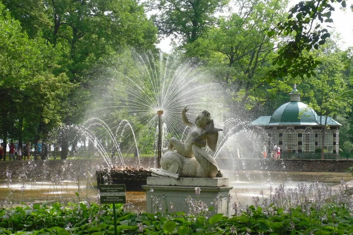 Старый фонтан. Парк фонтанов в петергофе. старый петергоф фонтаны. площадь фонтанов в петергофе. фонтан тритон в петергофе.