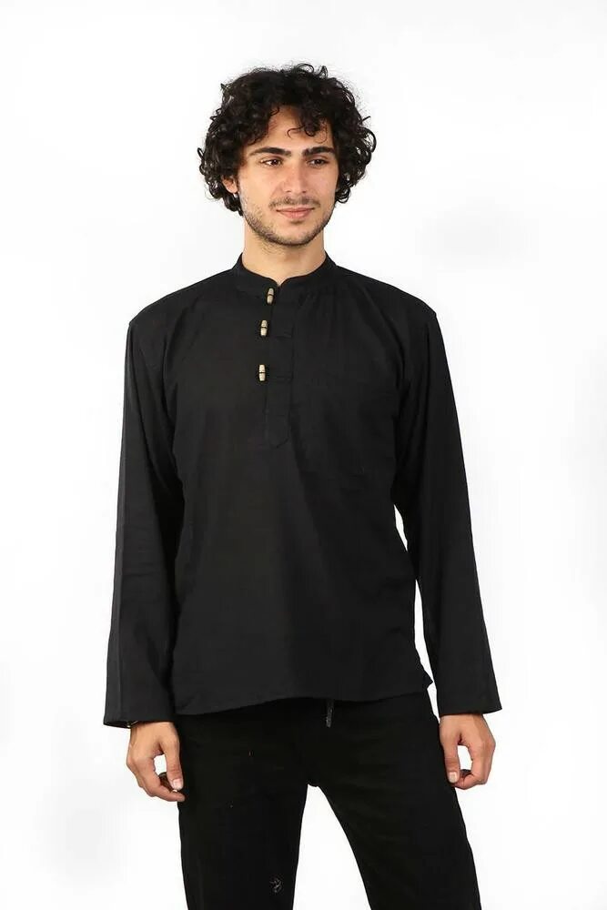 Черная рубаха песня. Черная рубашка. Черная рубаха мужская. Иранские рубашки мужские. Рубаха на трех пуговицах.