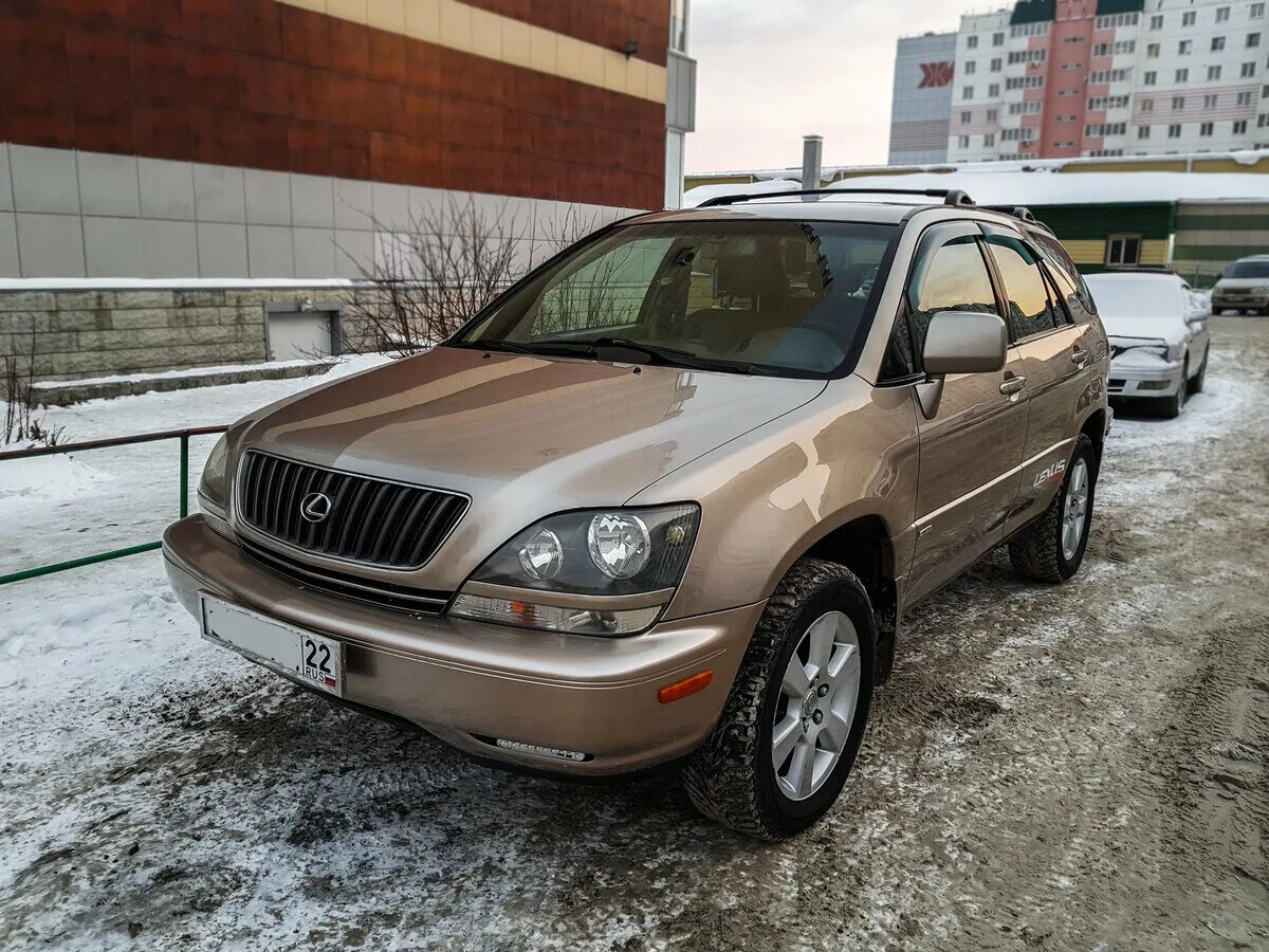 Rx300 2001 года. Лексус РХ 300 золотистый. Лексус rx300 1999 года. Лексус РХ 300 1999. Лексус rx300 золотистый.