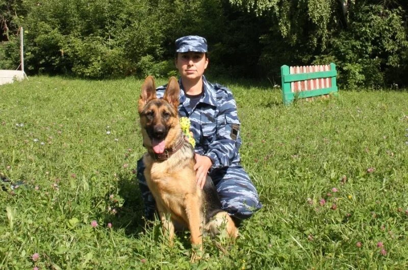 кинолога с проживанием