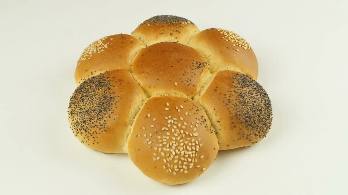 Булочка стоит 6. Булочка стоит 6. Сколько булочек на подносе задача. Булочка стоит 8 руб сколько стоит две такие булочки. Булочка стоит 6.