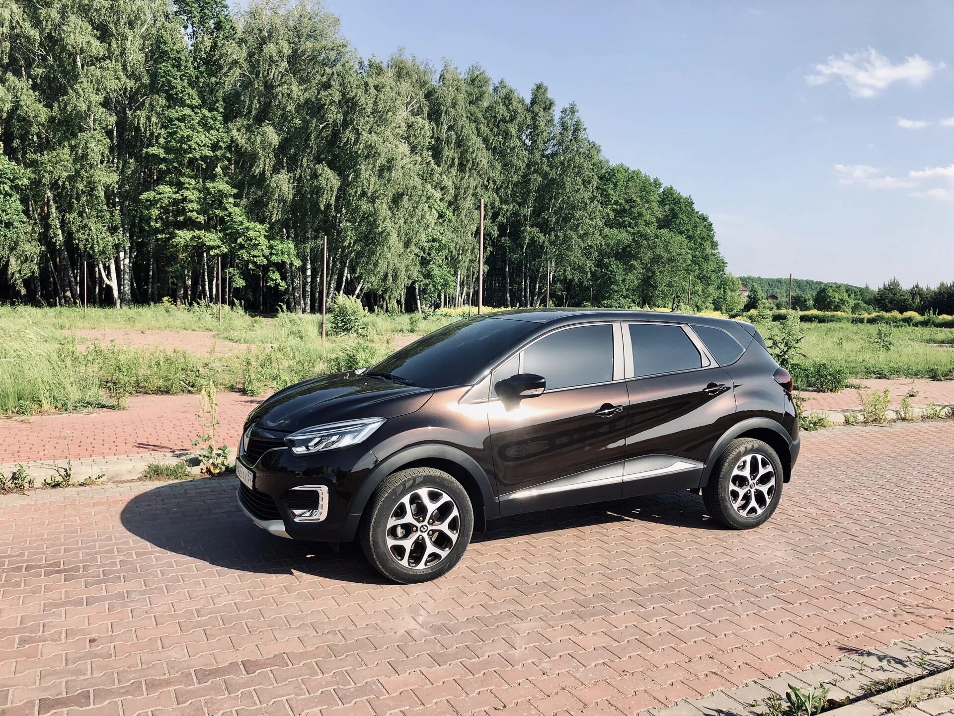 Каптур полный привод автомат. Рено Каптур серебристый. Рено Каптур серый. Renault Captur черный. Рено Каптур графит.