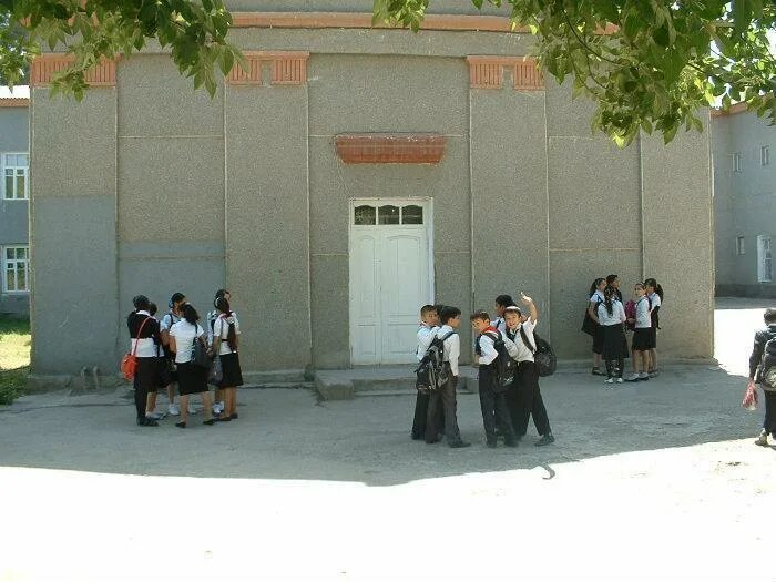 Школы в душанбе. Школа 74 душанбе. Школа 60 душанбе. Школа оксфорд в худжанде. Средняя школа 57 душанбе.