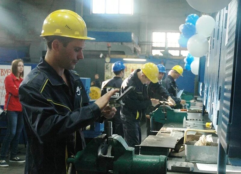 авз вакансии новоалтайск. гольцов сергей геннадьевич алтайвагон. вагоноремонтный завод новоалтайск. рубцовский алтайвагон. завод авз новоалтайск.