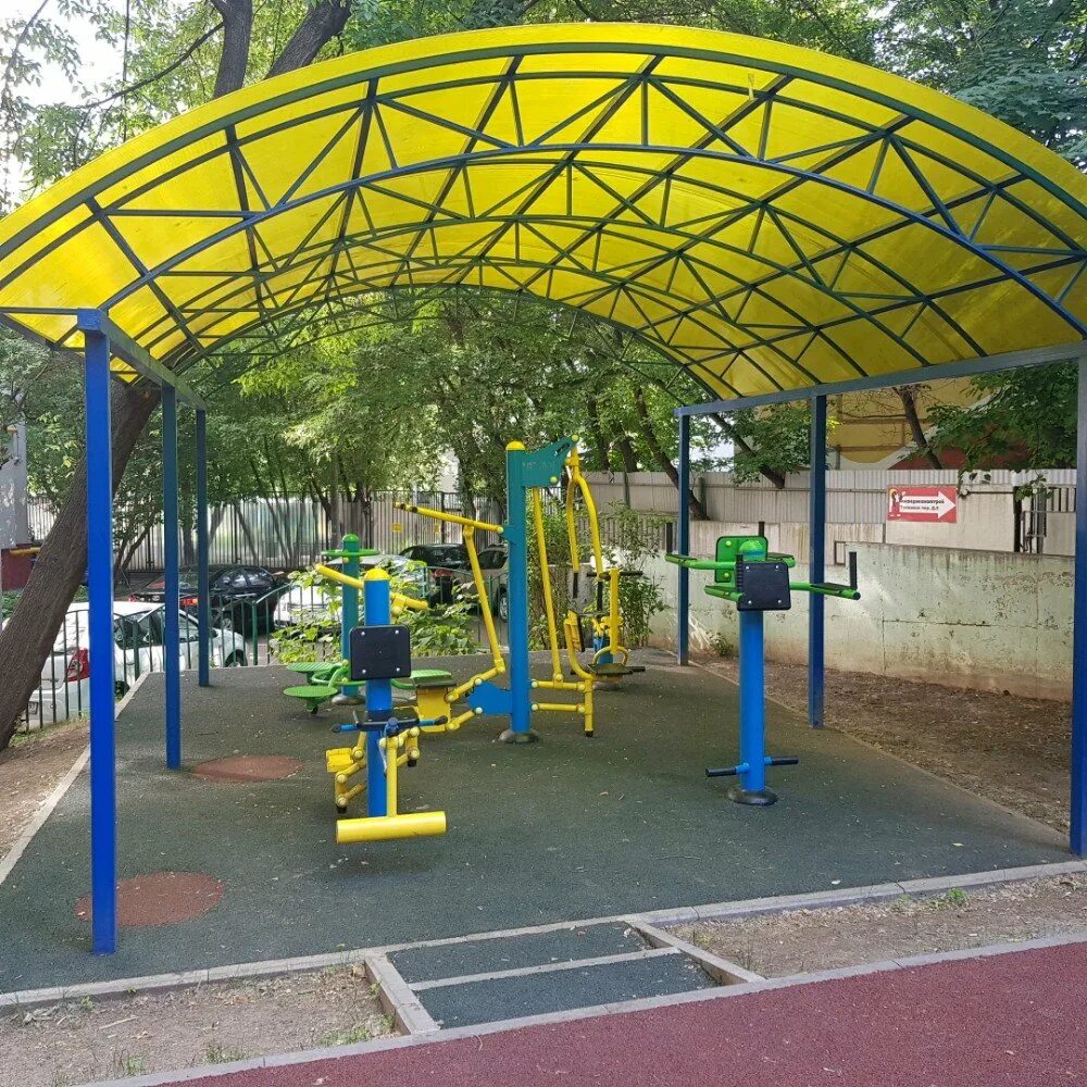 Московский тракт 83к я3 спорт площадка. Москве крытые площадки. Спортплощадки в москве. Крытая спортивная площадка. Скейт парк сокольники.