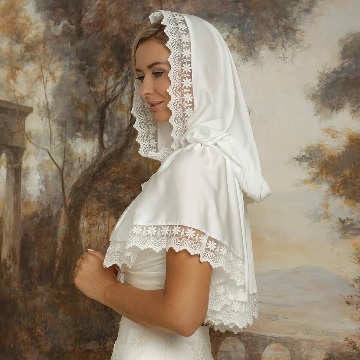 Головной платок. Подвижная игра платочек. Ниспадающий платок светлый праздник. Стильный шарф женский. Под платочком.