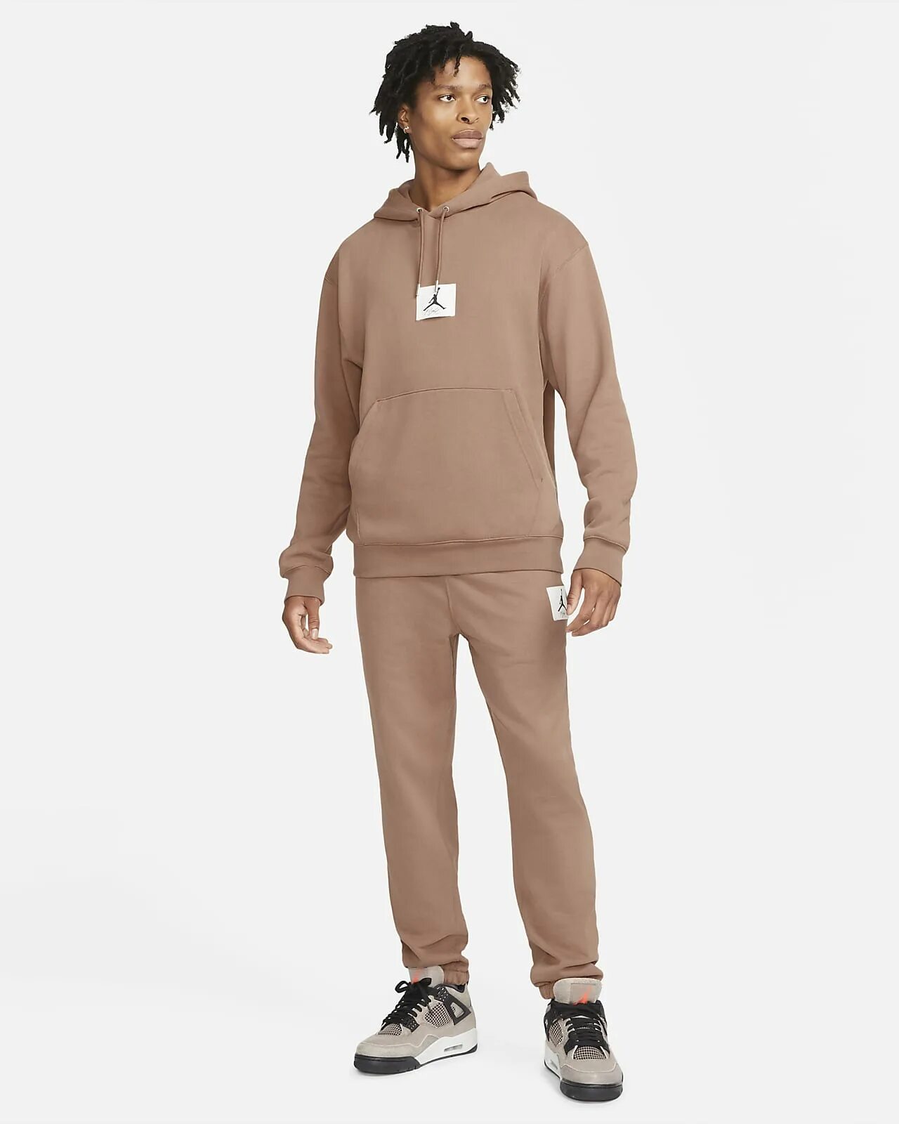 Essentials statement. Костюм jordan essential. костюм essentials. костюм jordan*, бежевый. jordan essential blue костюм.