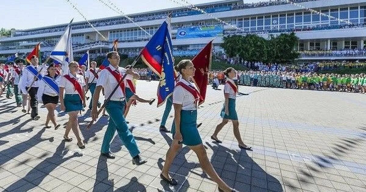 День россии в лагере мероприятия. Всероссийский лагерь орлёнок в Туапсе. Пионерский лагерь Орленок в Туапсе. ВДЦ Орленок Анапа. Лагерь лагерь орлёнок в Туапсе.