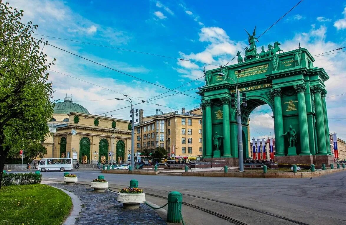 Метро в кировском районе санкт петербурга. Нарвские триумфальные ворота на площадь стачек. нарвская метро арка. нарвские триумфальные ворота на площадь стачек в санкт - петербурге. метро нарвская санкт-петербург триумфальная арка.