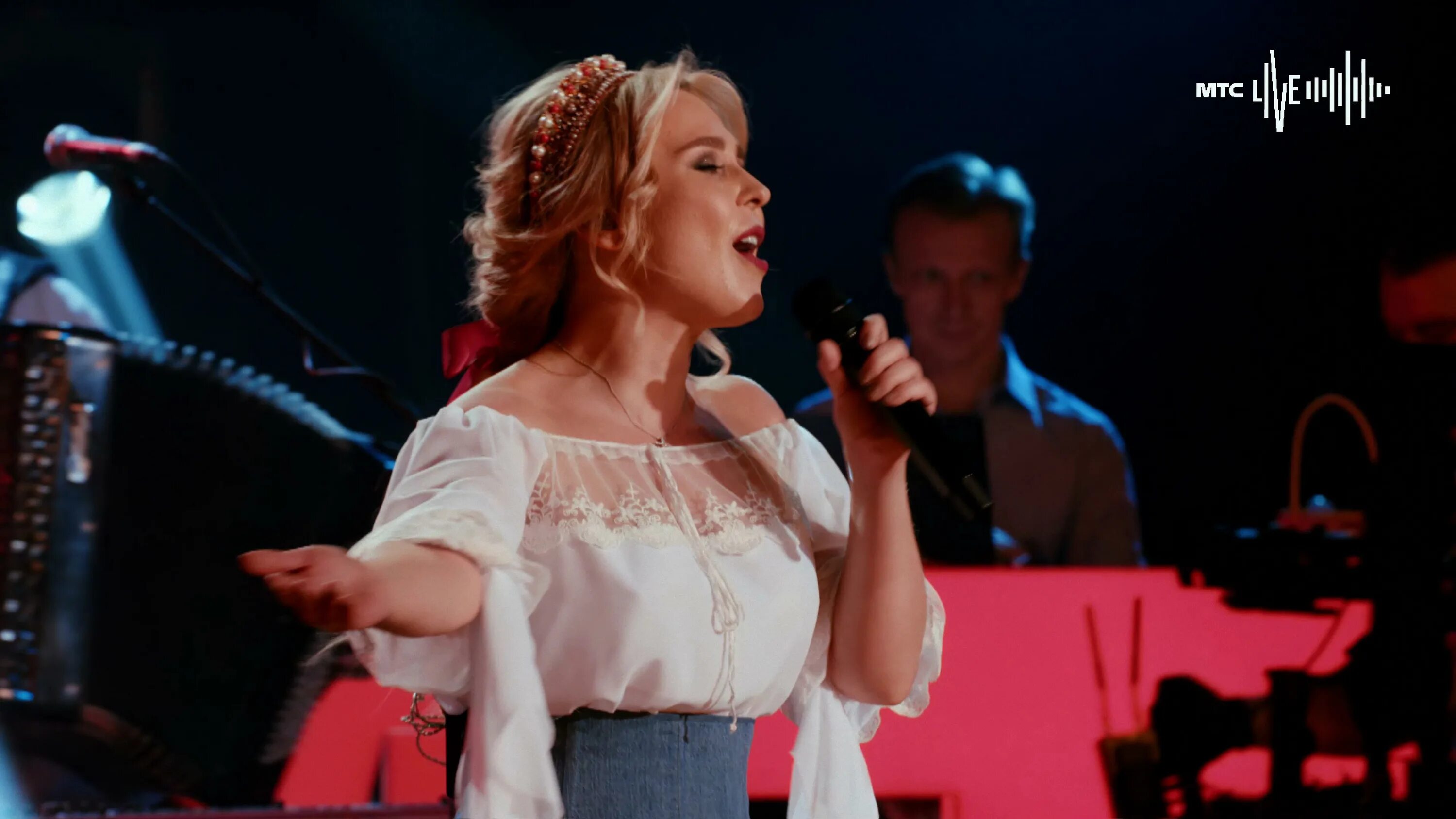 поет пелагея "  казак ". пелагея концерт казак. пелагея песни текст. шёл казак на побывку домой. пелагея песня про казака.