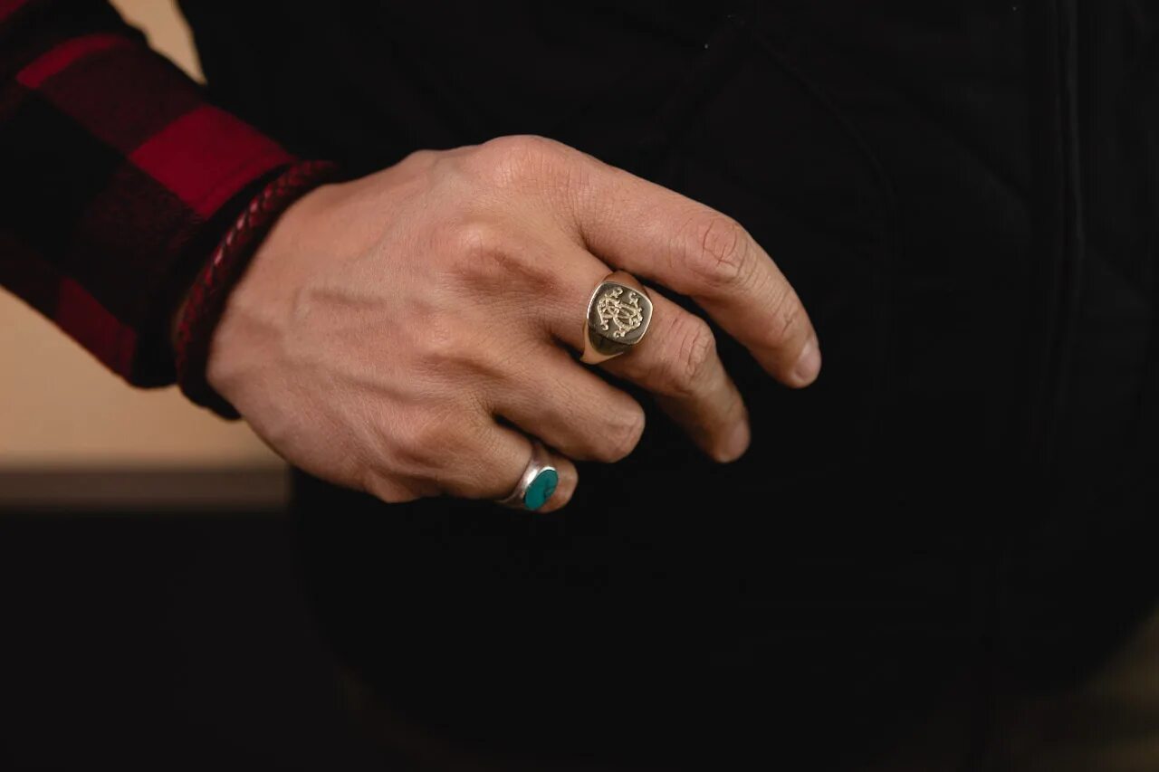 7 карат. Мужские печатки на мизинец фото. Mens ring. Необычные мужские кольца. Mens ring.