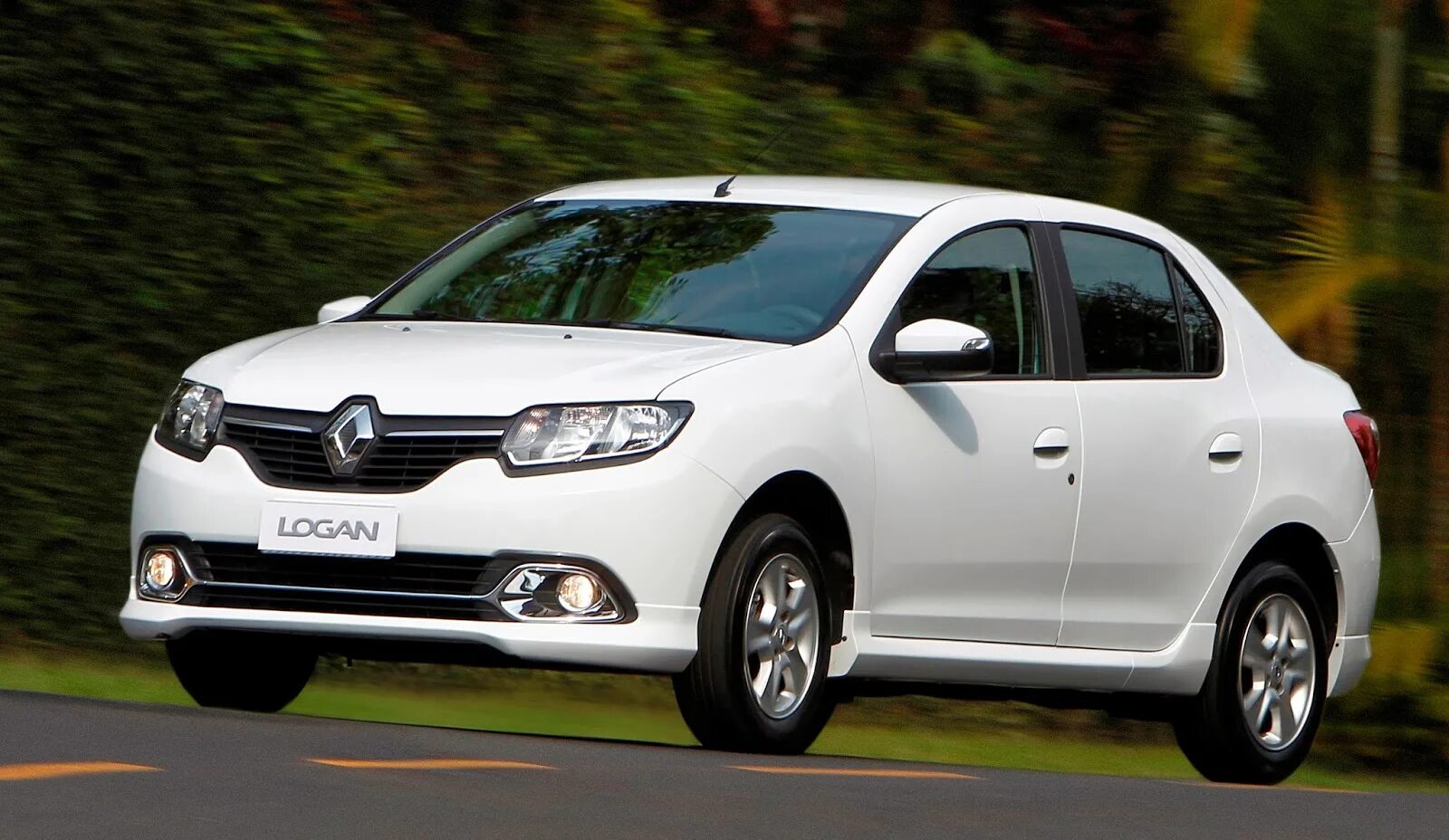 Рено фото. Рено Логан 2015 белый новый. Renault Logan 2013. Рено Логан 1.5. Рено Логан 4srlv4.