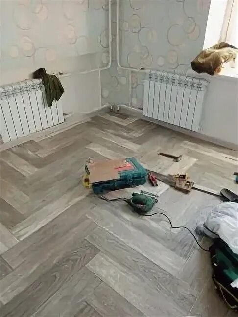 Стенд для ламината. Профильная доска. Азбука пола железногорск красноярский край. Полы братск. Кварц винил lvt.