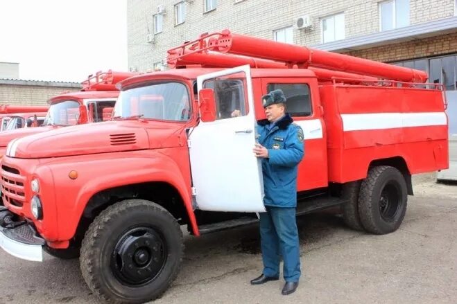 Пожарная машина в ней пожарная дружина. Конструктор abtoys транспортные средства pt-00444 пожарная машина. Набор пожарных машинок. Пожарная машина в ней пожарная дружина. Пожарный автомобиль abtoys с аксессуарами.