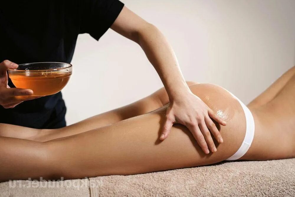 Massage oil girls. Медовый массаж. Антицеллюлитный массаж. Медовый массаж антицеллюлитный. Атицеллюлитный массаж.