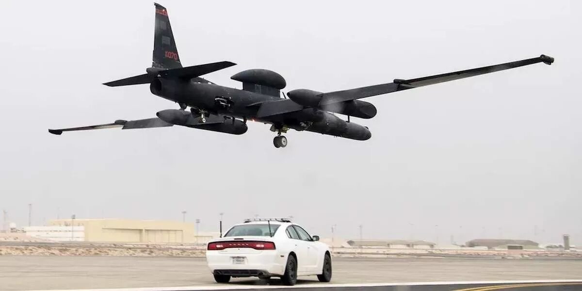 Самолёт разведчик сша u-2. Sr 71. Самолёт u2 американский. Американский самолет шпион. U-2 самолёт.