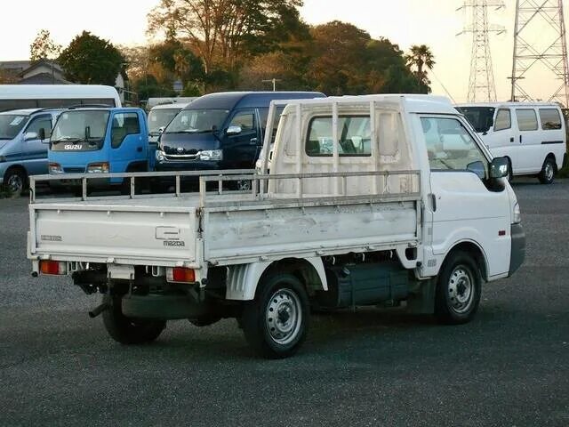 Mazda Bongo Truck. Mazda Bongo 4wd грузовик. Mazda Bongo 1983 грузовик. Mazda Bongo Truck 4wd двухкабинный.