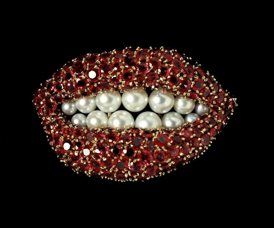 Музей ювелирные изделия сальвадора дали в. Украшения давай. Ювелирные украшения сальвадора дали. Украшения давай. Рубиновые губы сальвадора дали.