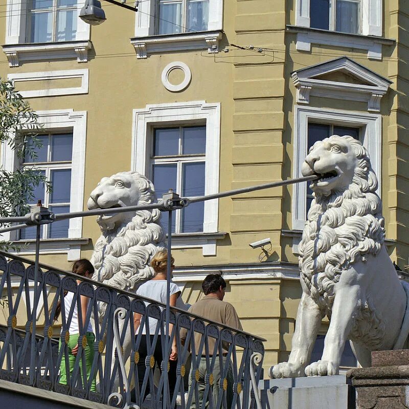 Львиный мостик в санкт петербурге. Львиный мост в санкт-петербурге. отель львиный мостик санкт-петербург. вандалы львином мосту.