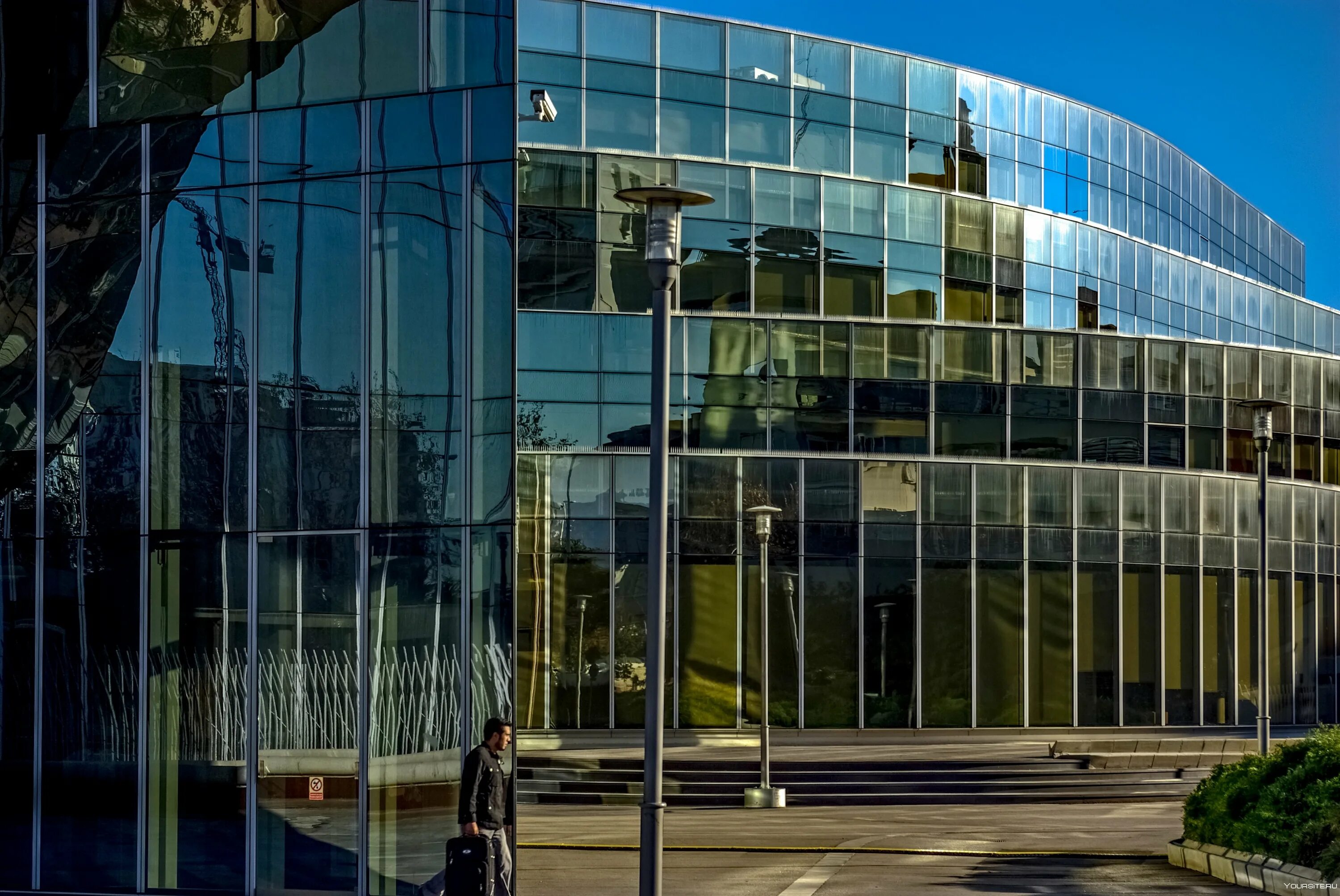 Cocoon tower haqqinda. Хлебозавод марсакова. Здание целиком. 2. Музей мунка в осло.