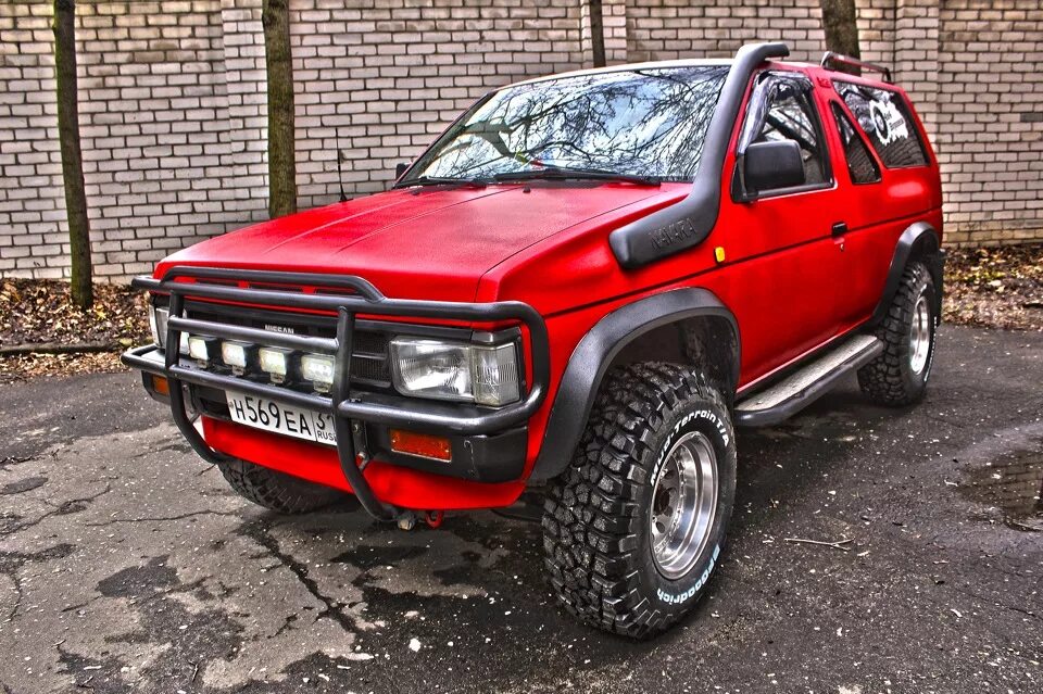Грязевая резина BFGoodrich KM2 31x10,5 R15 - Nissan Terrano I, 2,4 л, 1987 года 