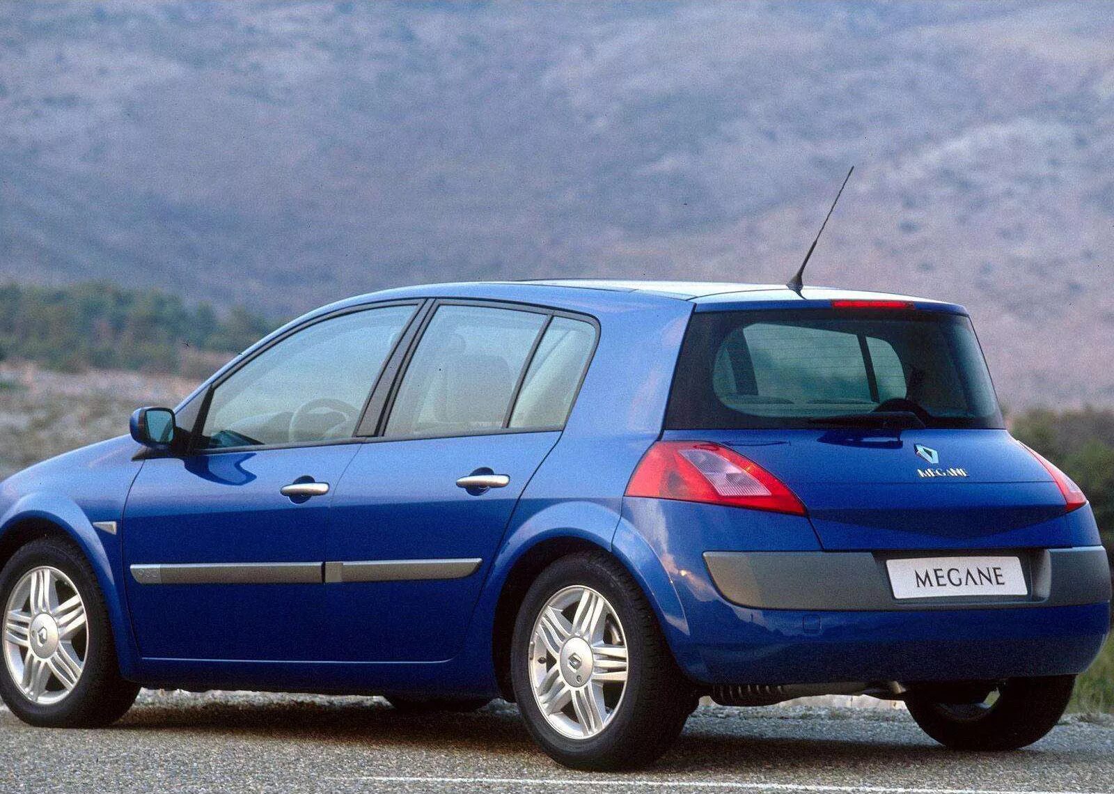 2 июня 2003. Рено Меган 2. Рено Меган хэтчбек 2008. Renault Megane 2 2003. Renault Megane 2 хэтчбек.