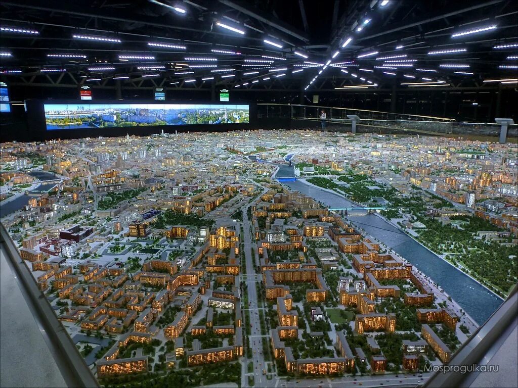 макет москвы шоу. макет москвы шоу. светотехническое шоу на вднх. павильон макет москвы на вднх. макет москвы на вднх.