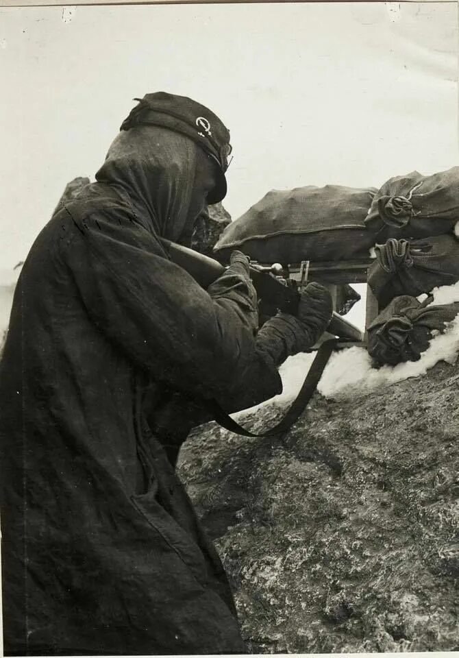 Читать боевой 1918. Австро венгерские солдаты в противогазах. Горные стрелки Австро Венгрии. Британские горные стрелки ПМВ.