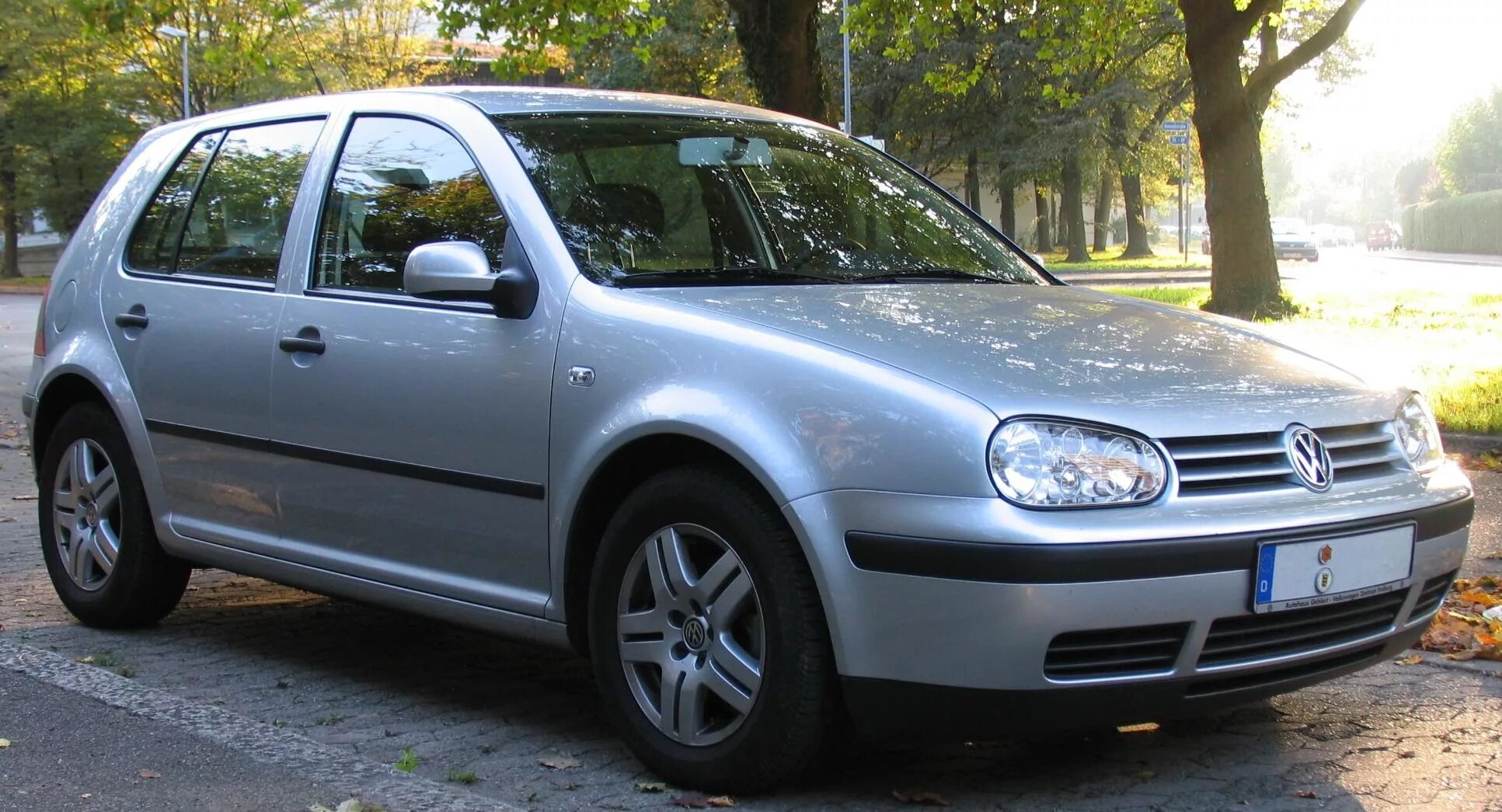 Купить гольф 4 тди. VW Golf 4. Фольксваген гольф 4 хэтчбек. VW Golf 4 2000. Golf 4 1998.