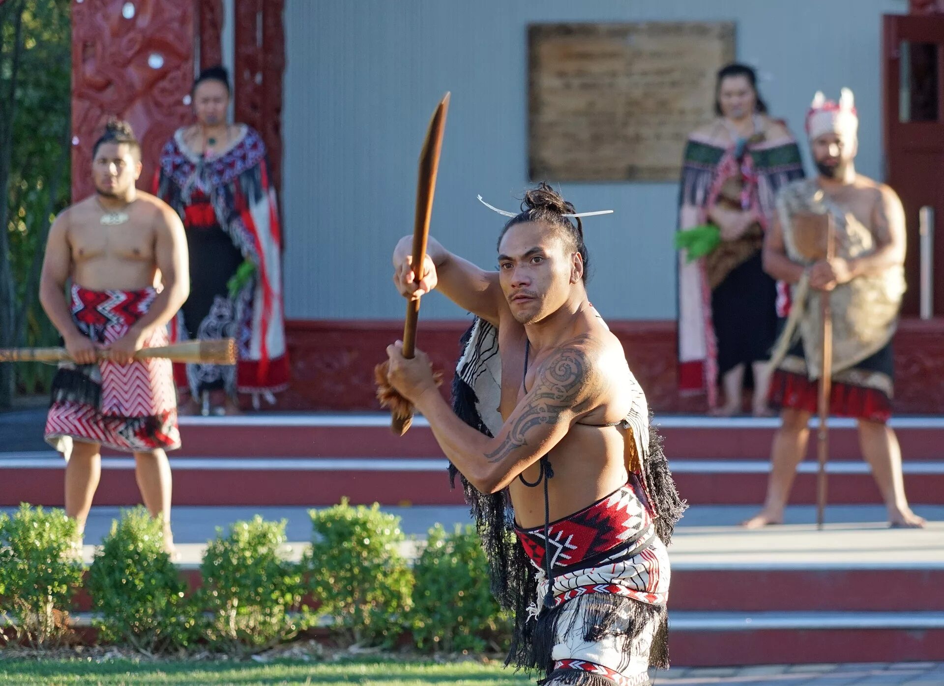 New zealand traditions. Waitangi Day в новой Зеландии. Новая Зеландия новозеландцы. Новая Зеландия Маори. Племя Маори в новой Зеландии.