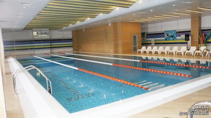 Фитнес фэмили абонемент. Бассейн Family Fitness Армавир. Бассейн Фэмили Киров. Фитнес Фэмили бассейн. Бассейн красная площадь Армавир.