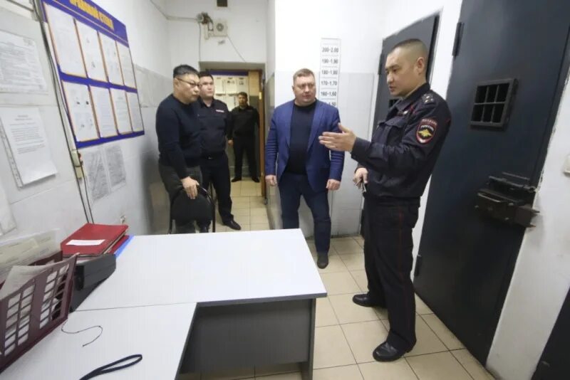 Внутренний пост ивс. Изолятор для административно задержанных. Постовой ивс. Ивс улан-удэ. Форма ивс.