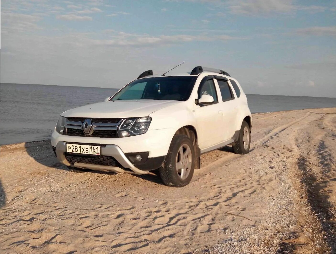 Купить дастер ростовская. Рено Дастер белый. Рено Дастер 161. Renault Duster, 2023 пробегом. Рено Дастер 89 регион.