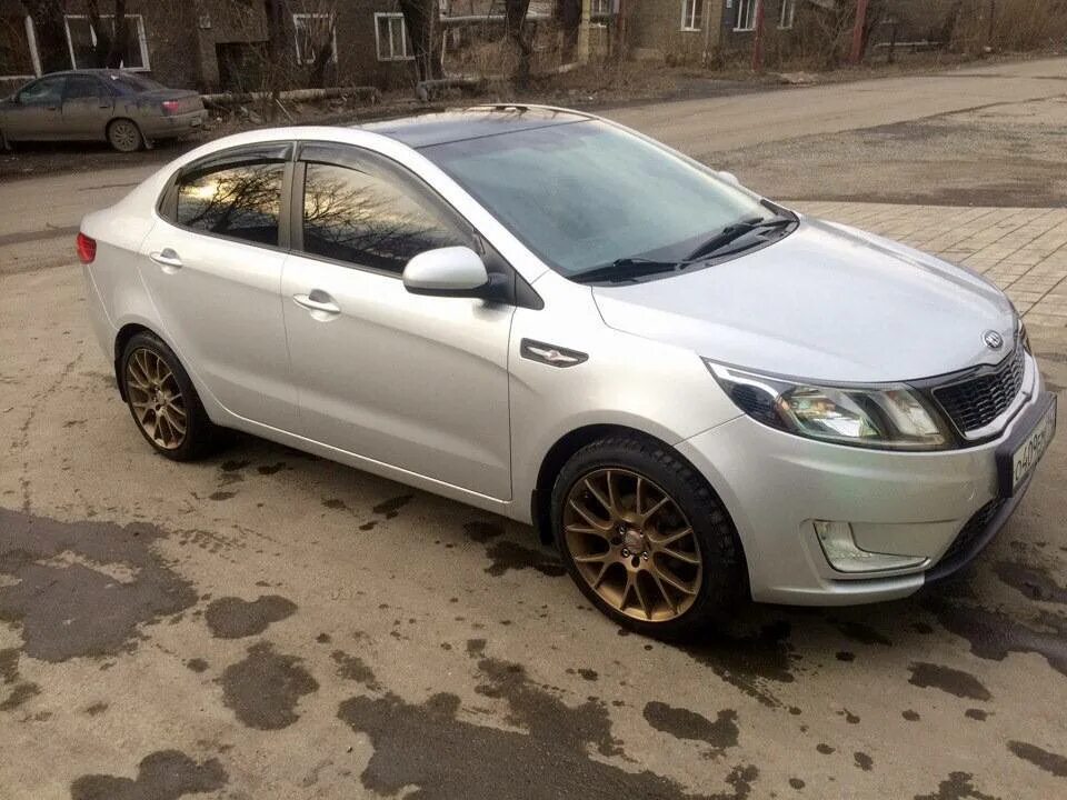 Рио 3 r16. Kia Rio 4 r16. Kia Rio 4 r15. Kia Rio диски r16. Киа Рио 3 r16.