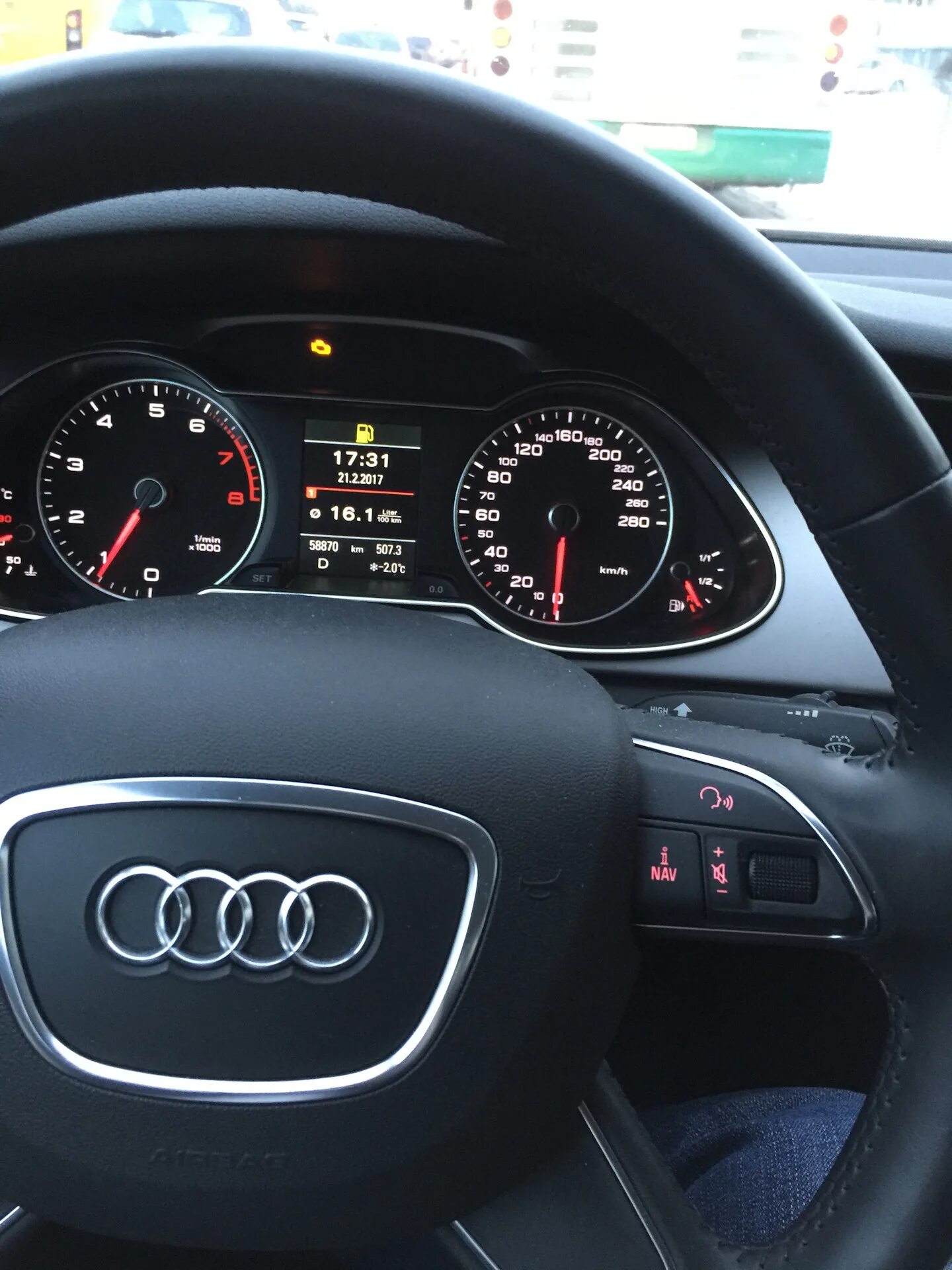 Горит ауди q7. Горит ауди q7