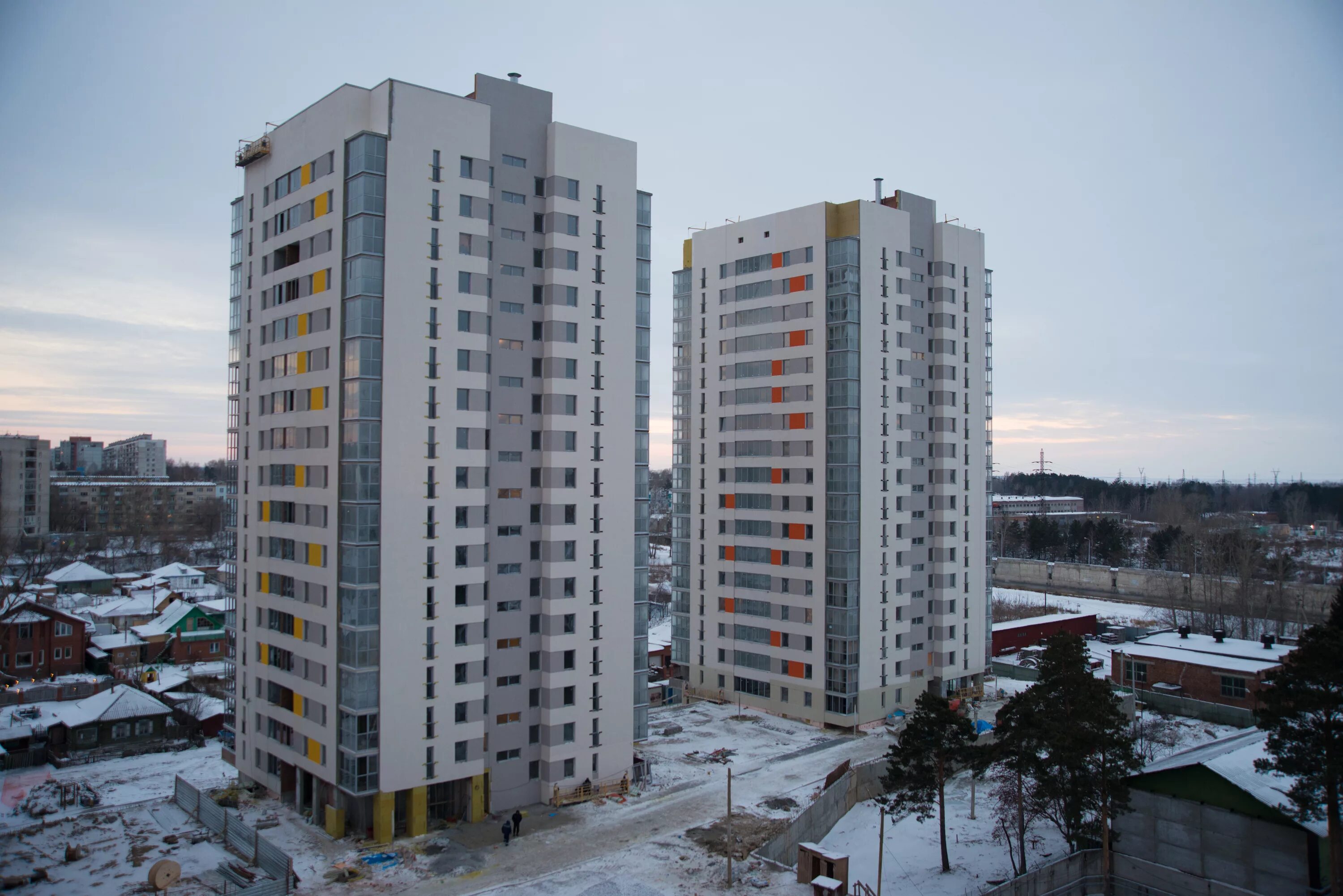 Дом 03.02 2024. 16 Этажка Екатеринбург. Жилой комплекс свечка Барнаул. Дом свечка. Жилой дом свечка.