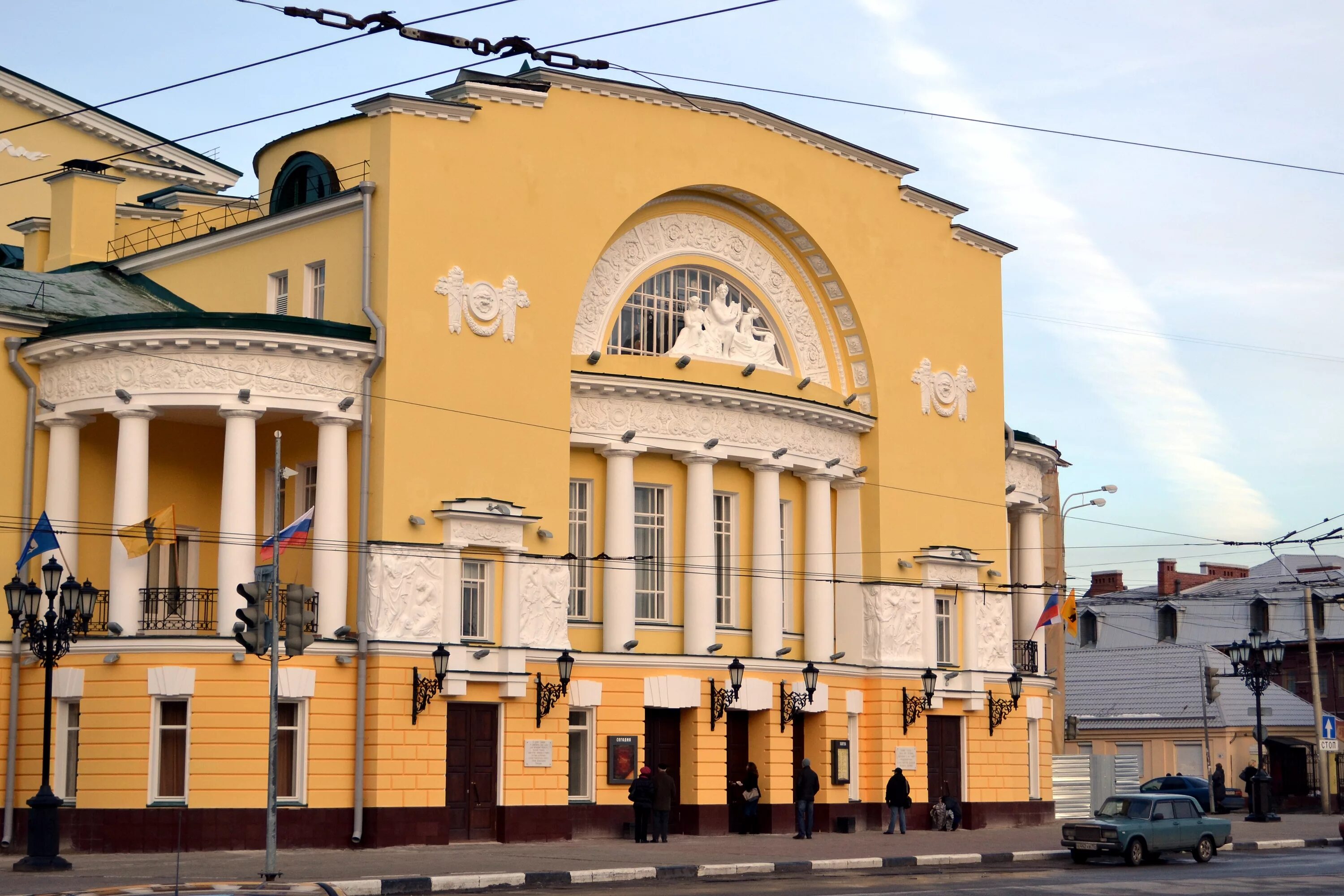 Русские театры названия. Театр им. ф.г. Волкова в Ярославле. Ф Г Волков театр в Ярославле. Театр фёдора Волкова в Ярославле.