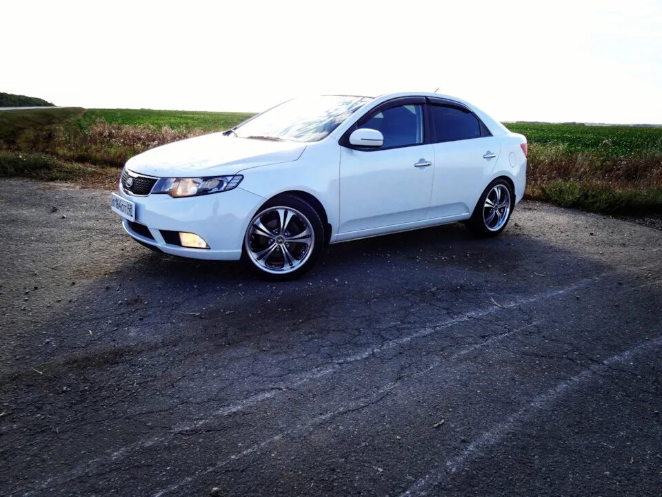 Церато диск. Cerato 2 r18. kia cerato на 18 дисках. kia cerato 2 на 18 дисках. kia cerato диски r18.