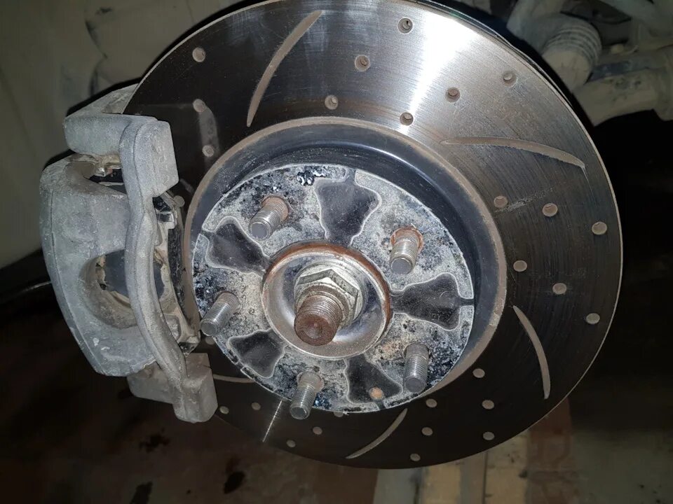 Swag 50924565 диск тормозной. Тормозные диски drive2. Тормозные вентилируемые диски ауди q7. Toyota corona at170 тормозной диск с крестовиной. Тормозные диски для мерседес бенц 2033130nibk.