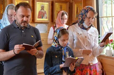 Дети ходят в церковь
