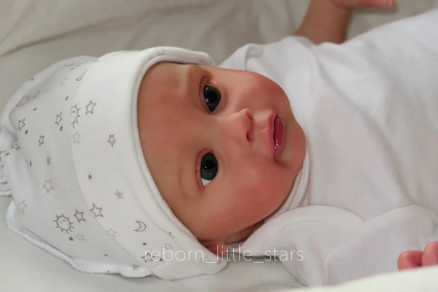 Кукла реборн скайлер. Кукла розали носки. Реборн пермь. Реборн пермь. Детская ручонка фото.