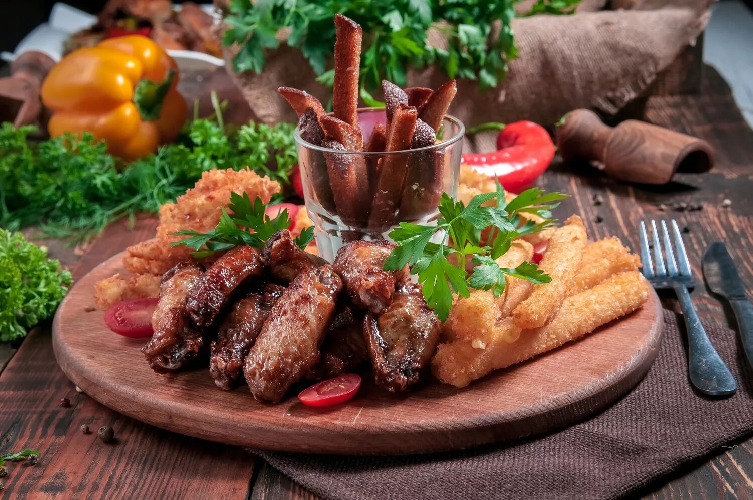 Горячие закуски. Европейская кухня блюда. Фирменные блюда ресторана. Горячие блюда из мяса фото. Курица в духовке.