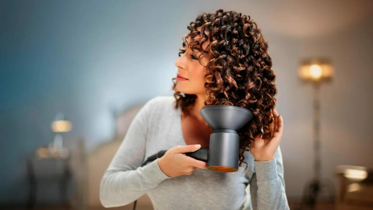 Насадка на фен для кудрей. Укладка диффузором. Сушка волос диффузором. Сушка волос диффузором. Как пользоваться диффузором для дома.