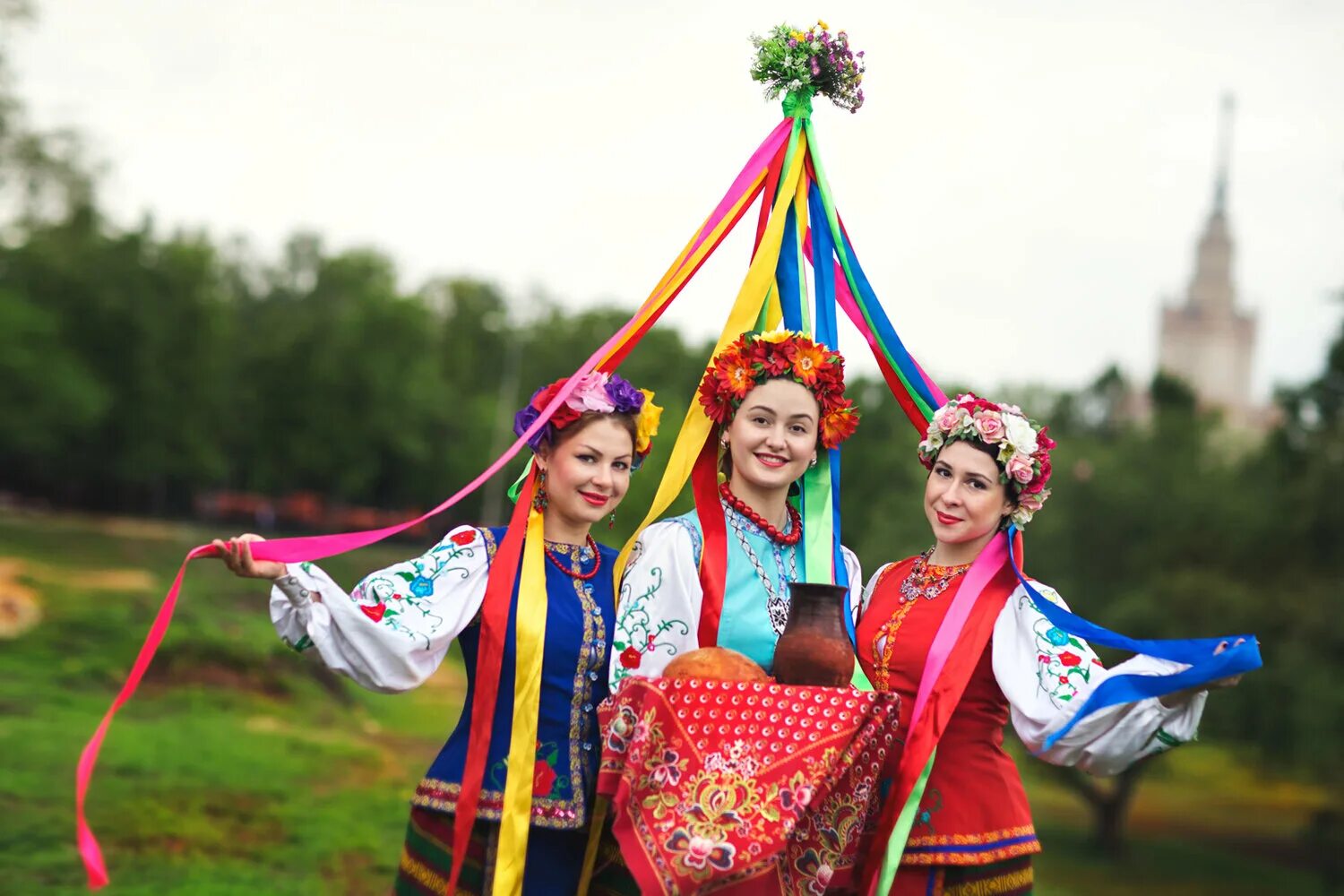 Фольклор украинцев. Укр нар песни. Украинские народные песни. Украинский народный. Фольклорный ансамбль украина.