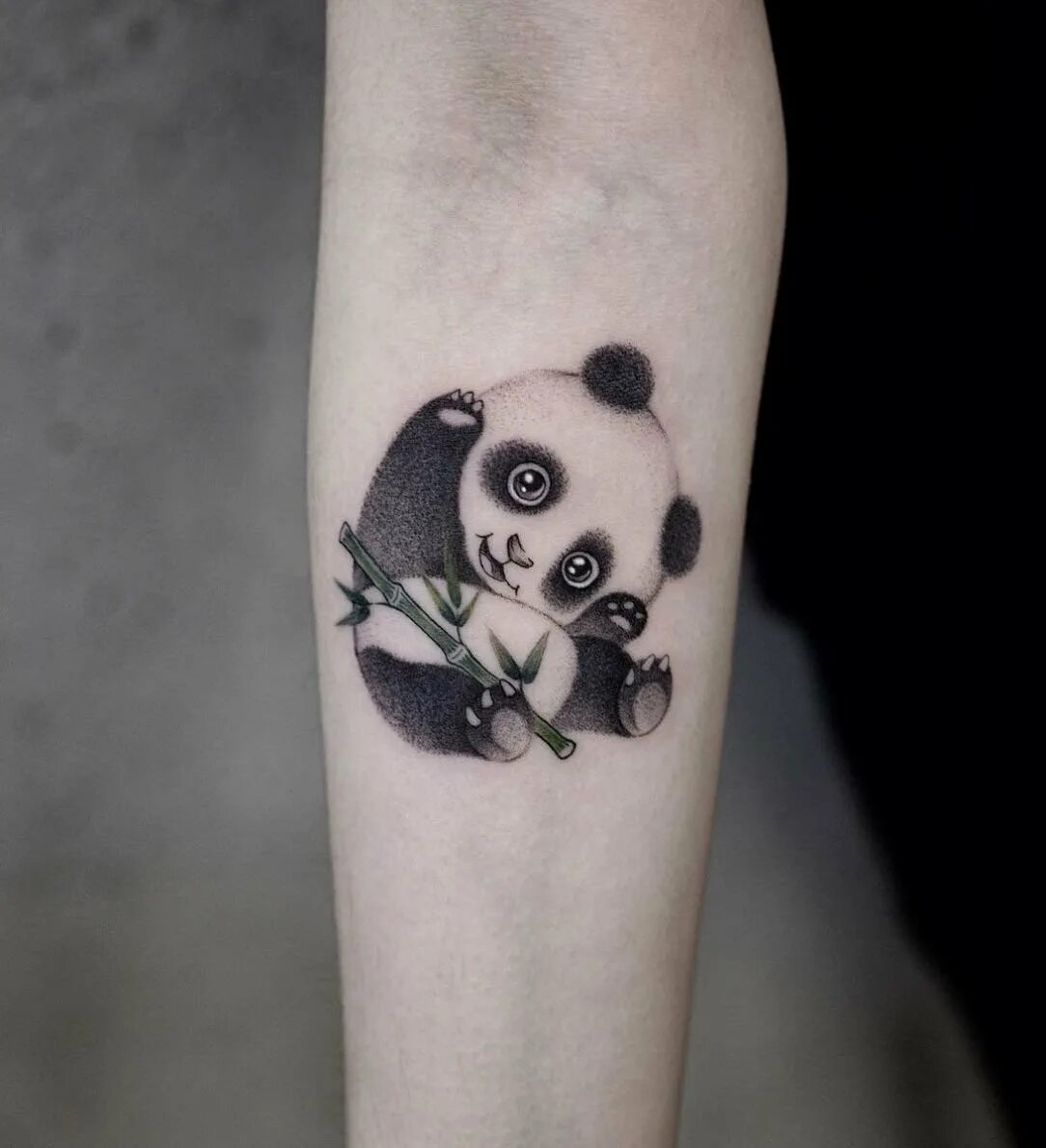 Тату панда с бамбуком. Тату панда значение. Тату панда. Тату панда для девушек. Тату панда значение.