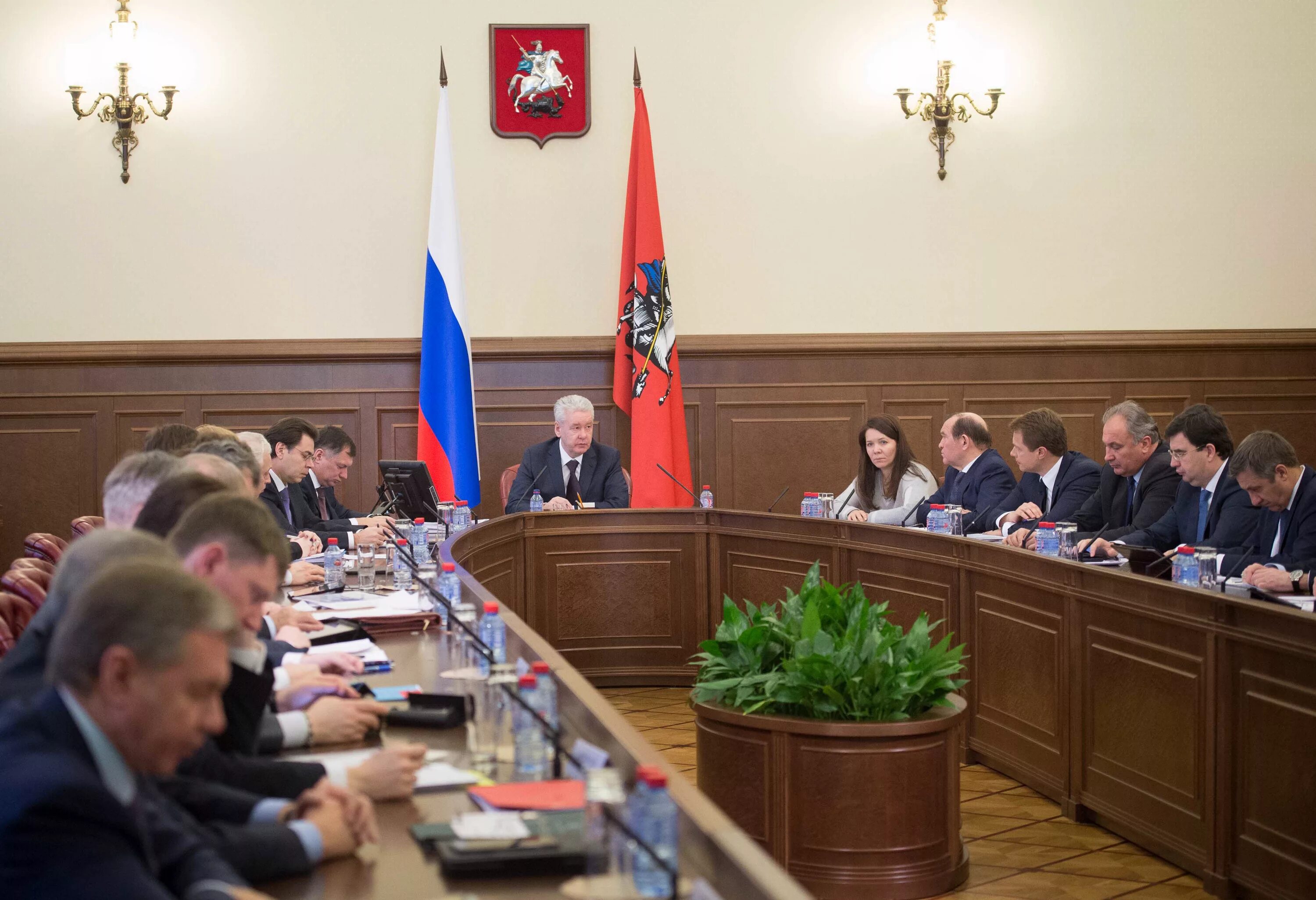 Почему московское правительство было заинтересовано. Заседание правительства Москвы в мэрии. Правительство Москвы заместители мэра Москвы. Заседание мэрии Москвы. Заседание Президиума правительства Москвы.